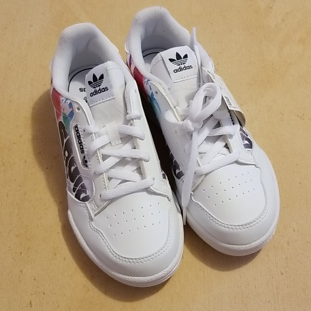 Adidas kids white graphic sneaker